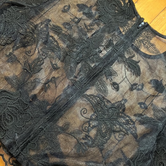 Windsor Black Sheer Butterfly Crop Top Small - Picture 5 of 5
